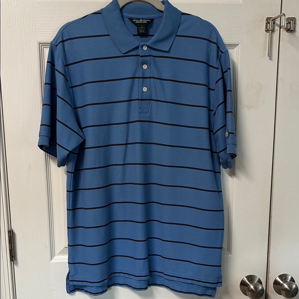 💜 3/$15. Brooks Brothers blue stripped short sleeve polo. Men’s size Medium